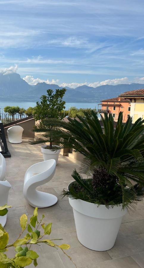 Suite La Castellana Torri Del Benaco Buitenkant foto