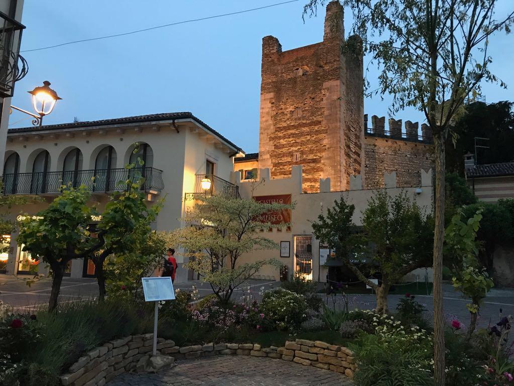 Suite La Castellana Torri Del Benaco Buitenkant foto