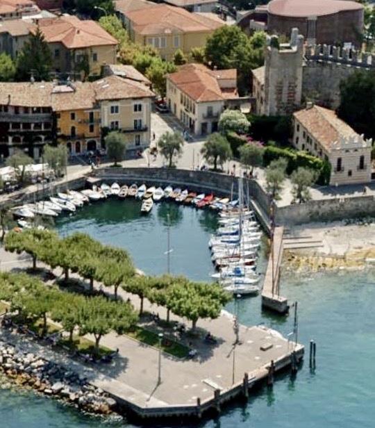 Suite La Castellana Torri Del Benaco Buitenkant foto
