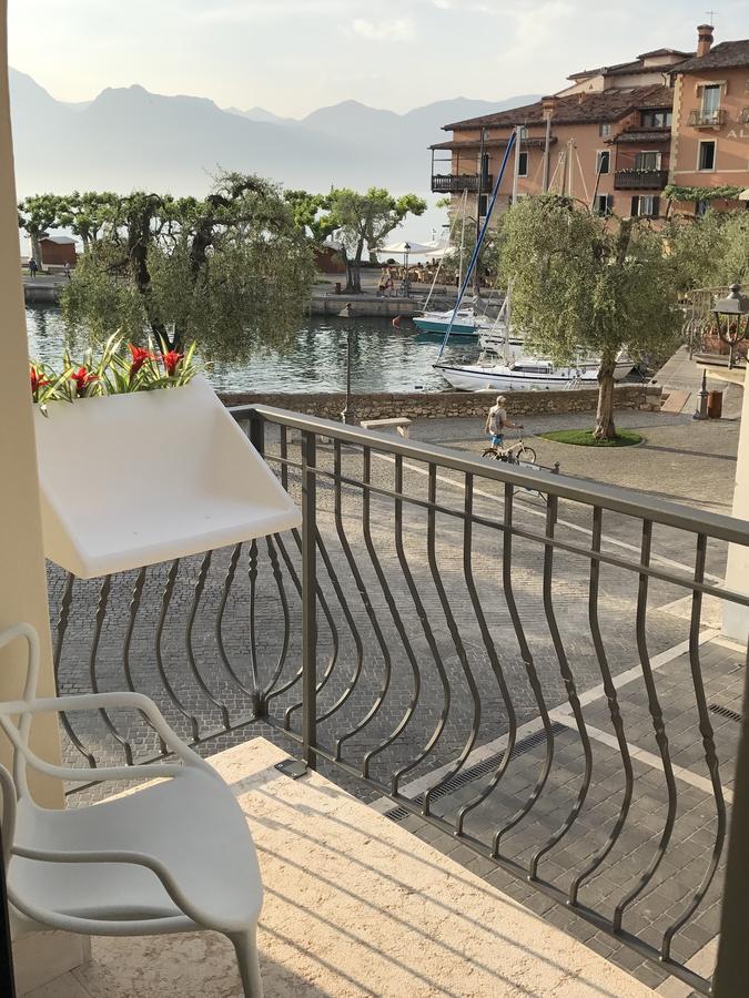 Suite La Castellana Torri Del Benaco Buitenkant foto